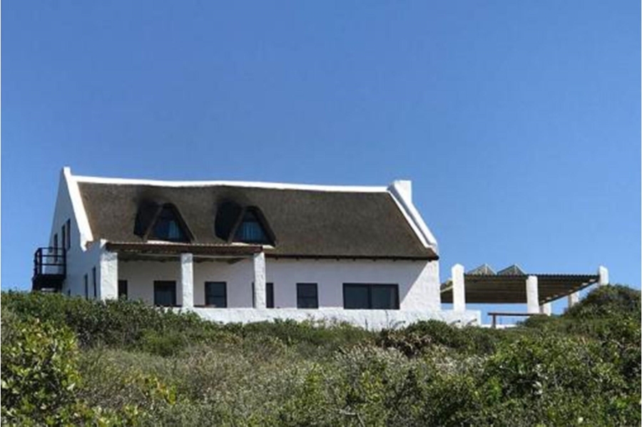 5 Bedroom Property for Sale in Boggomsbaai Western Cape